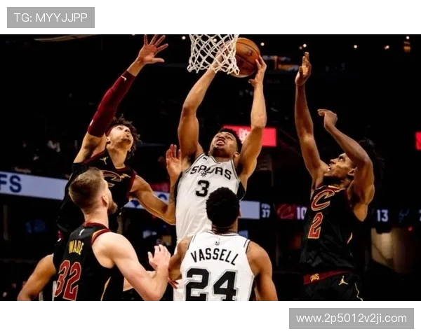 比斯利盛赞埃文斯篮板超魔兽：单场 20 板如探囊取物(1)